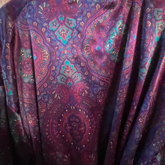 Paisley wrap style Victoria secret gold label robe 
Purple small med - Picture 8 of 8